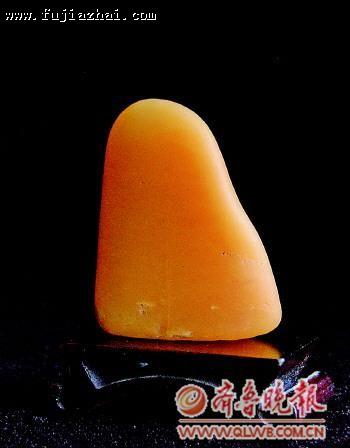 硬料黄蜡石随形章