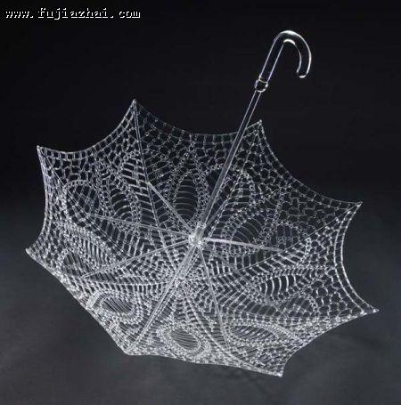 澄澈纤弱的精美玻璃雕塑