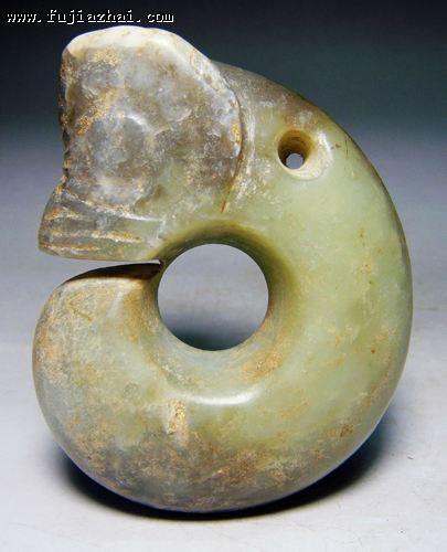 图2 仿品红山文化玉猪龙