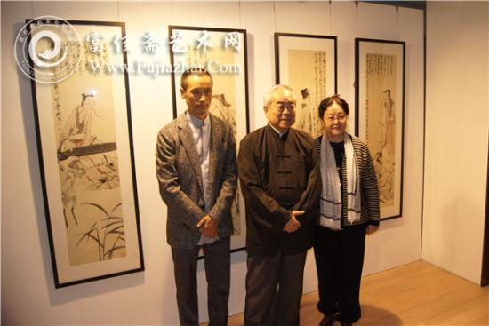 艺术家与老师范曾合影