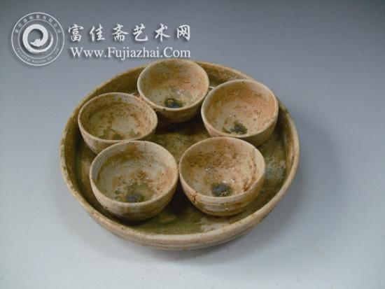 晋江内坑唐墓发现的五盅盘