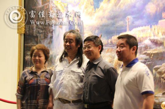 艺术家曹勇与嘉宾合影