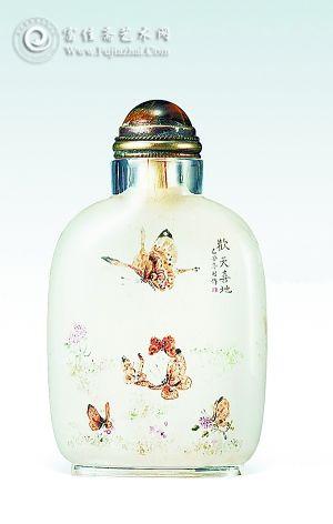 清晚期 马少宣 玻璃内画彩蝶诗文鼻烟壶 清晚期 马少宣 玻璃内画彩蝶诗文鼻烟壶