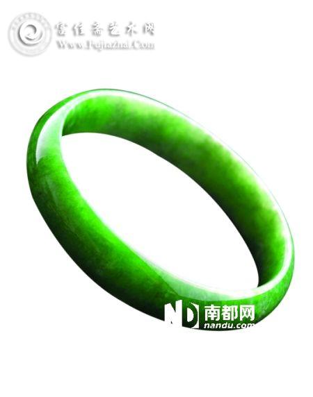 翡翠镯。