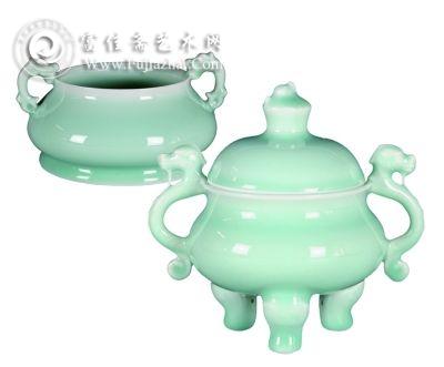图:徐定昌 《龙池听课》。右图:徐定昌 《玉入梵音》。